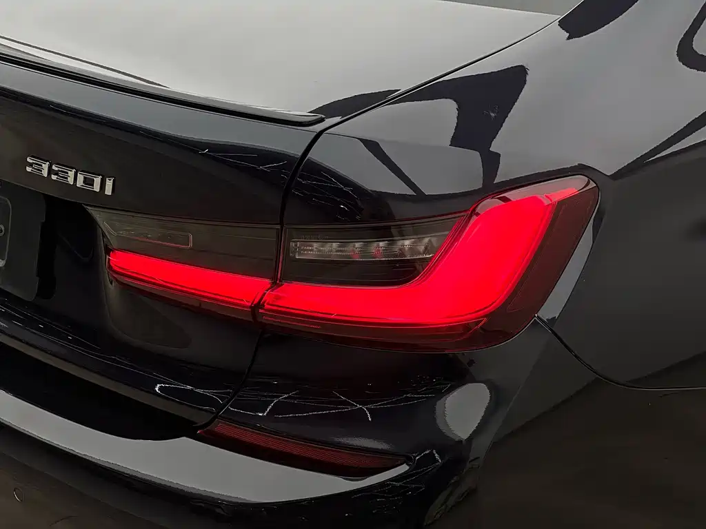 BMW 3 Series 325 i M Sport Night Package