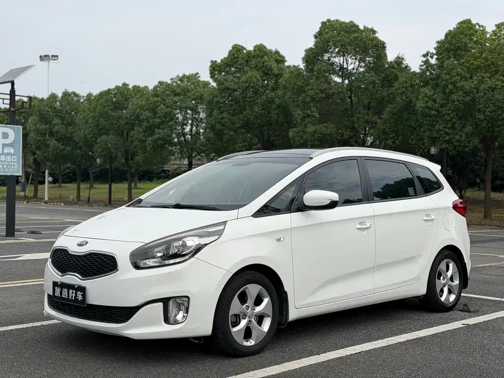 Carens 2.0 L 7-seat Auto Standard CN-IV