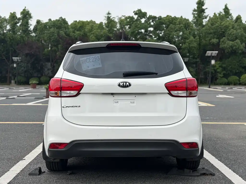 Carens 2.0 L 7-seat Auto Standard CN-IV