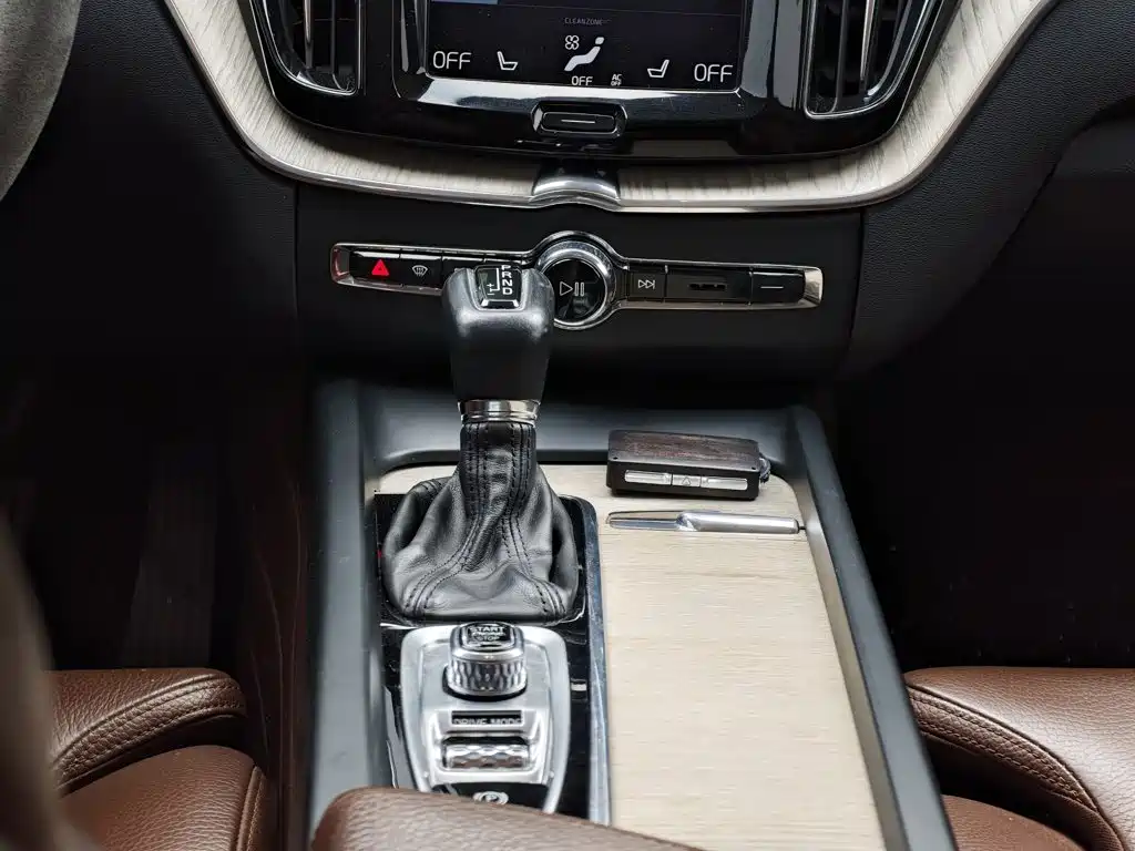 Volvo XC60 T5 4 WD Smart Vision Luxury