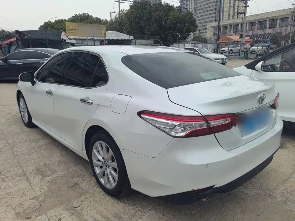Camry 2.0 G Luxury CN-VI