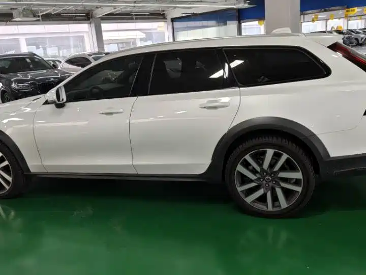 Volvo V90 沃尔沃V90 2022款 Cross Country B5 AWD 智尊版