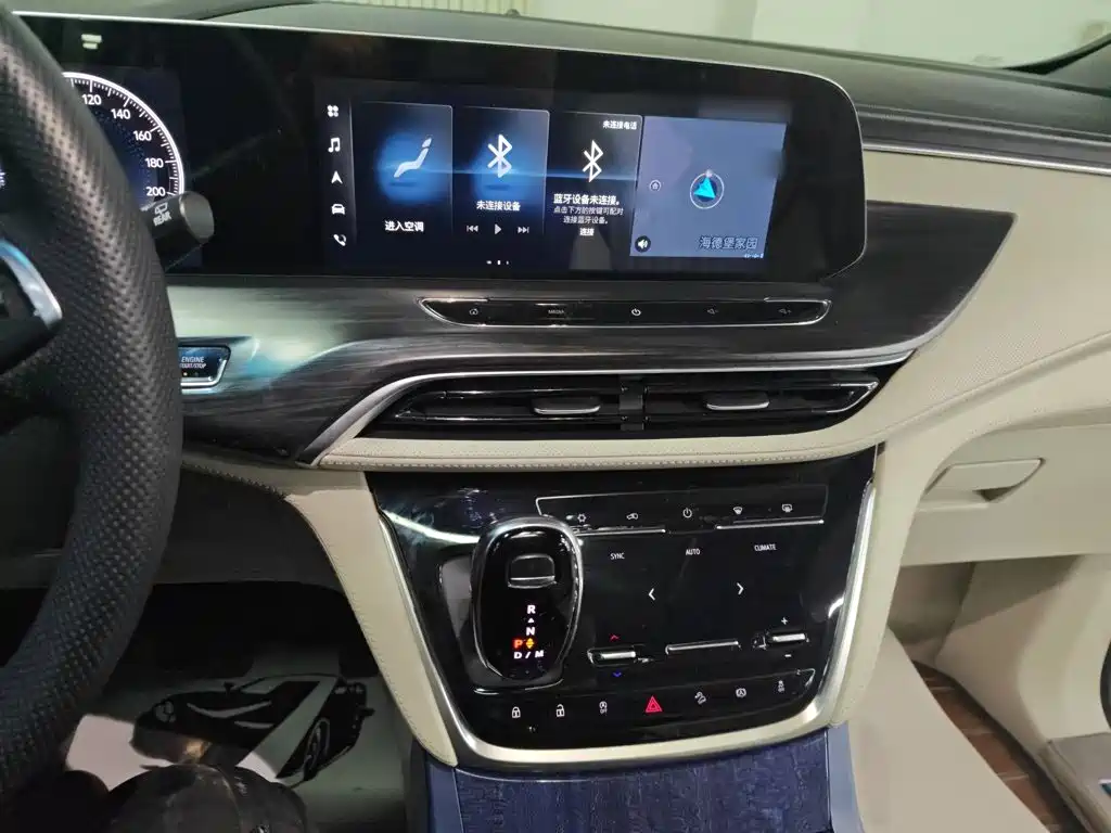 Buick GL8 ES LaCrosse 653 T Comfort
