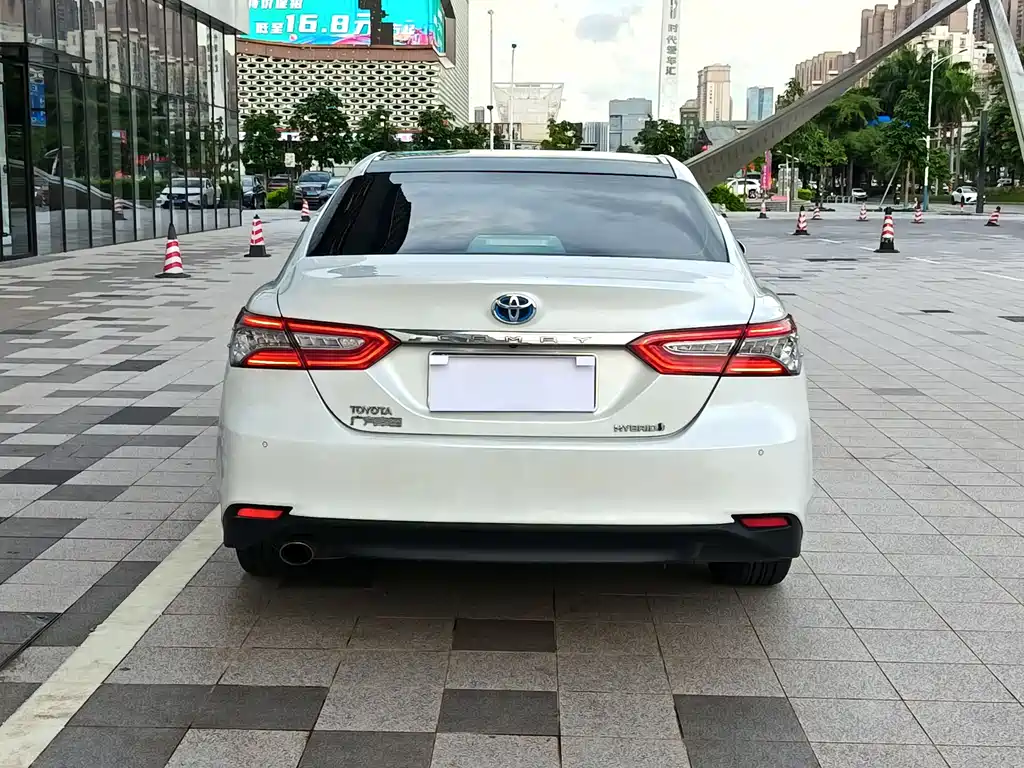 Camry Dual Engine 2.5 HG Luxury