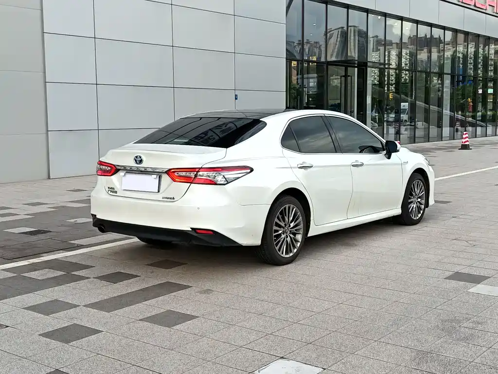 Camry Dual Engine 2.5 HG Luxury