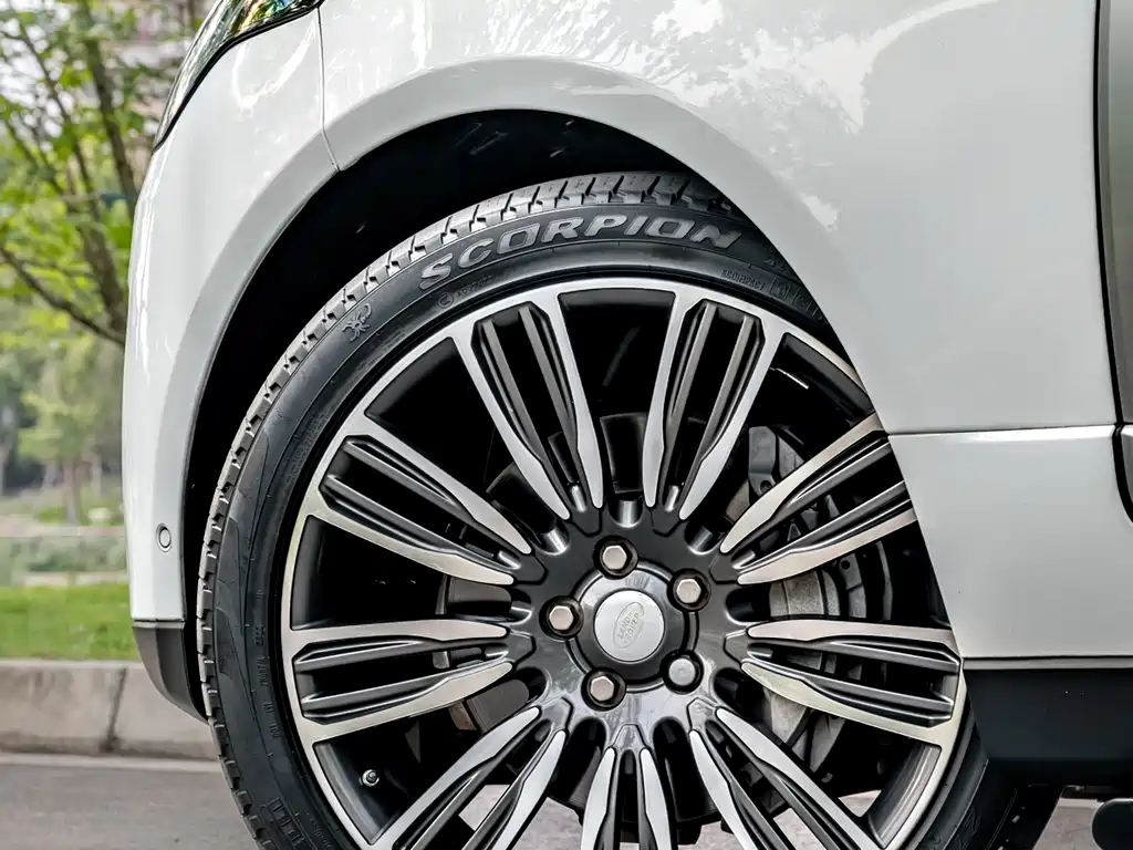 Range Rover 揽胜 2020款 3.0 T 柴油尊崇创世加长版