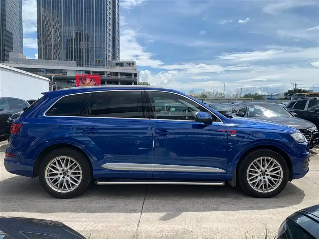 Audi Q7 45 TFSI S line Sport