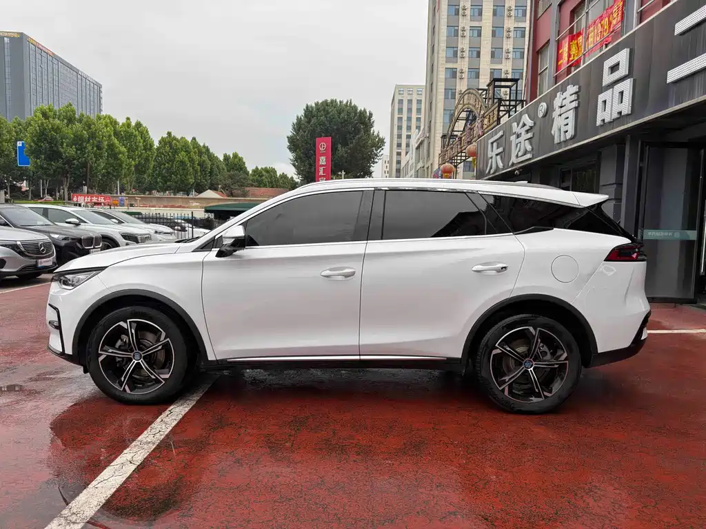 Tang NEV DM 2.0 T Dual Engine 4 WD Distinguished 7-seat CN-VI