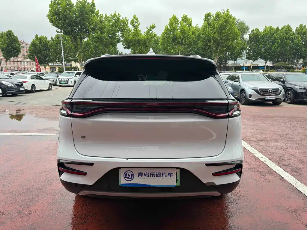 Tang NEV DM 2.0 T Dual Engine 4 WD Distinguished 7-seat CN-VI