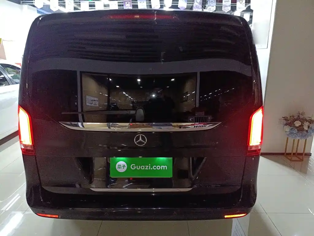 Mercedes-Benz V-Class V 260 L Distinguished Extended CN-VI