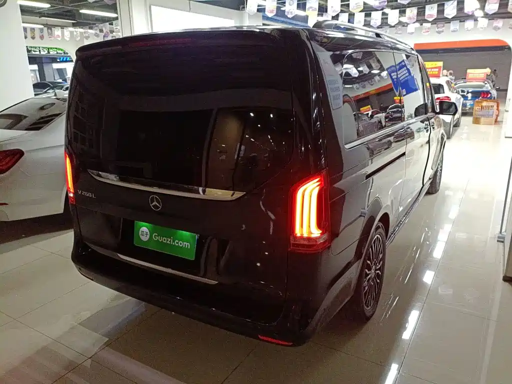 Mercedes-Benz V-Class V 260 L Distinguished Extended CN-VI