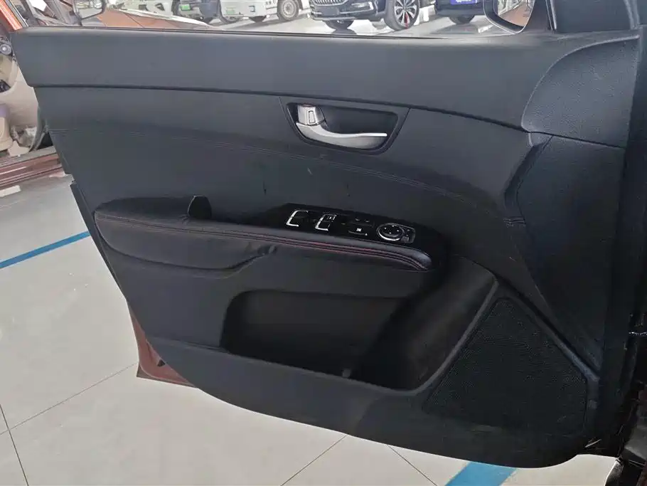 KX3 KX3傲跑 2017款 1.6 T 自动傲尊版