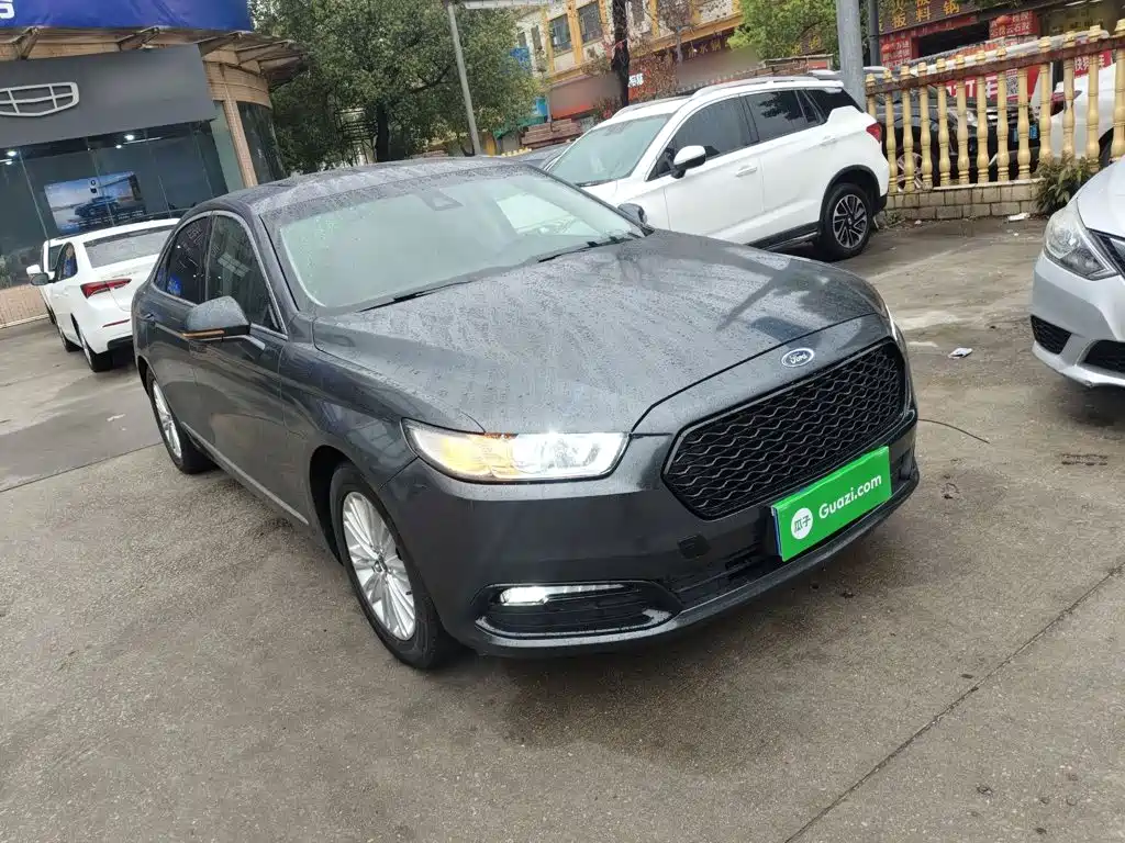 Taurus EcoBoost 245 Fashion