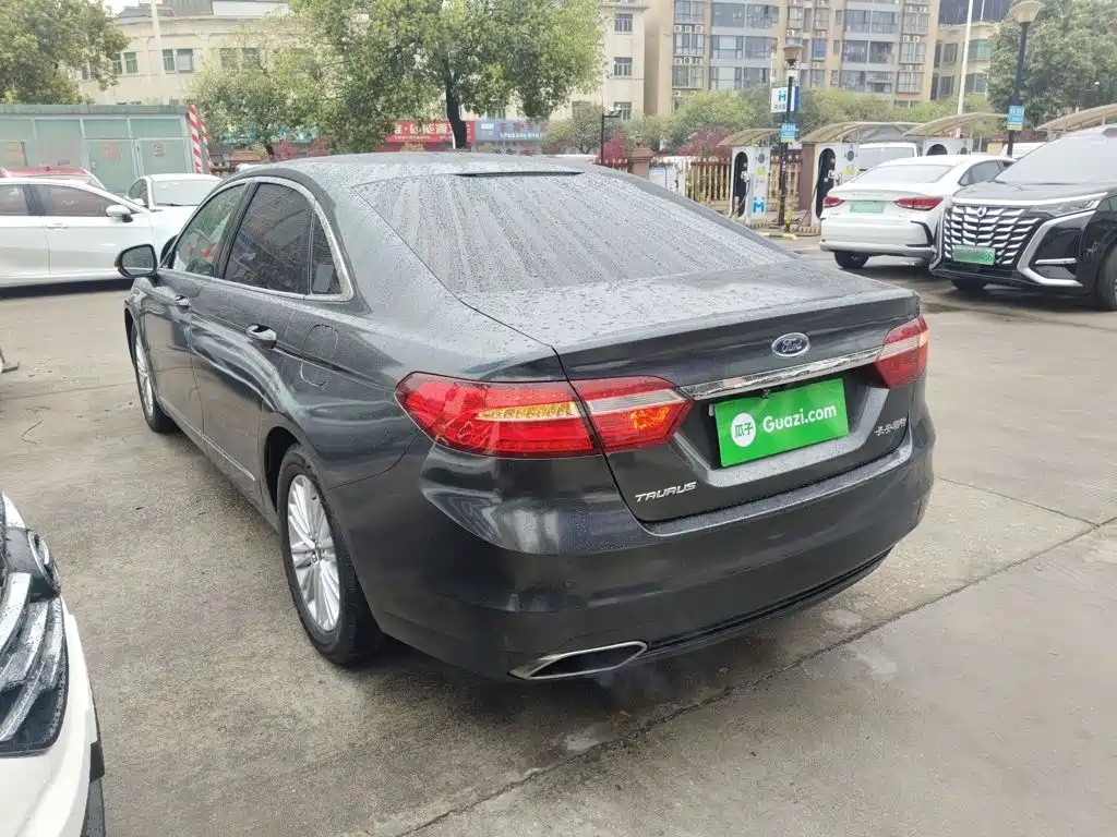 Taurus EcoBoost 245 Fashion