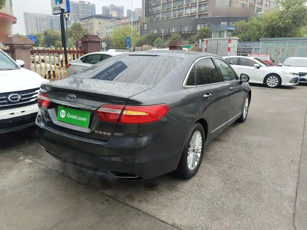 Taurus EcoBoost 245 Fashion