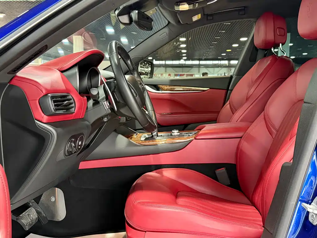 Levante 3.0 T Standard