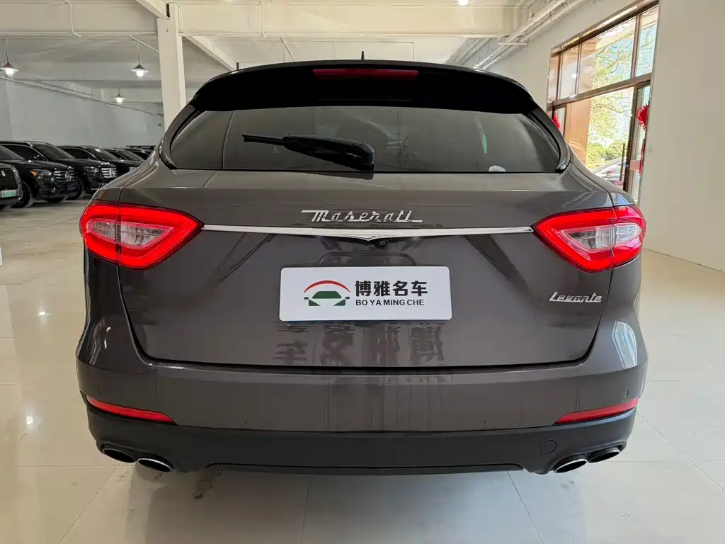 Levante 3.0 T Standard