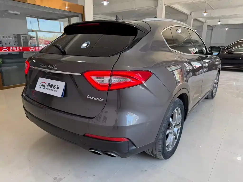 Levante 3.0 T Standard