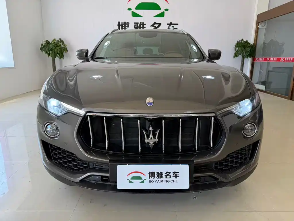 Levante 3.0 T Standard