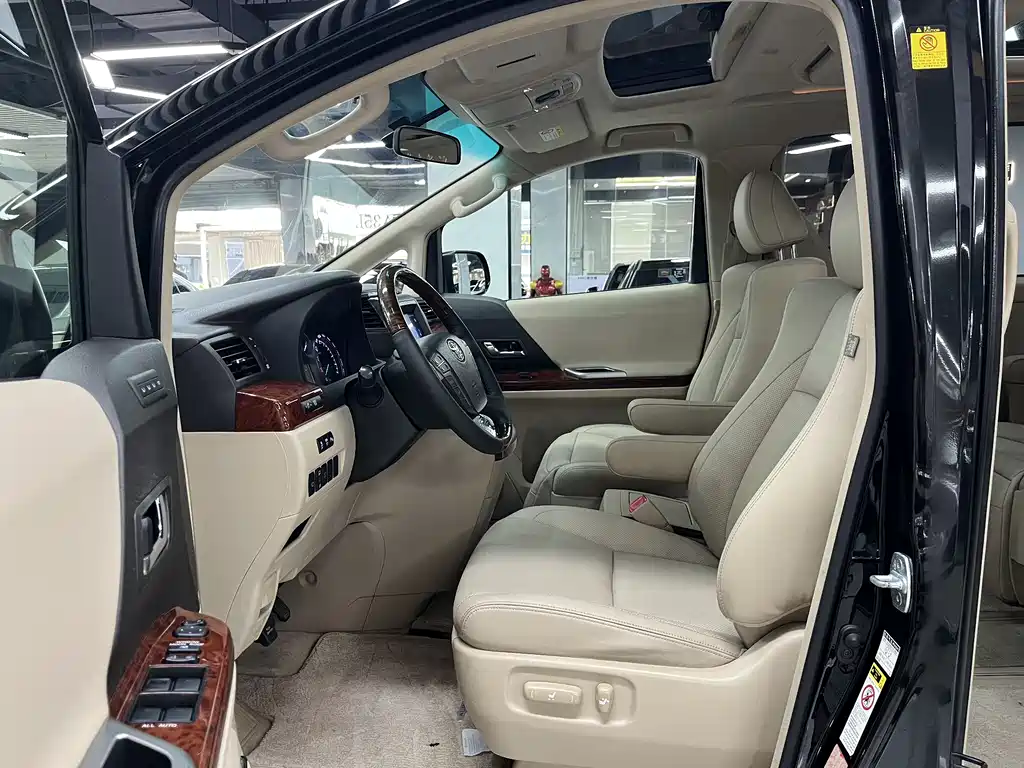 Alphard 3.5 L Luxury