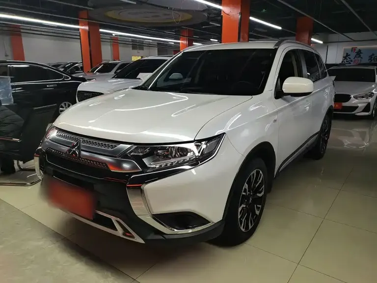 Mitsubishi Outlander 欧蓝德 2020款 2.0 L 两驱畅行版 5座
