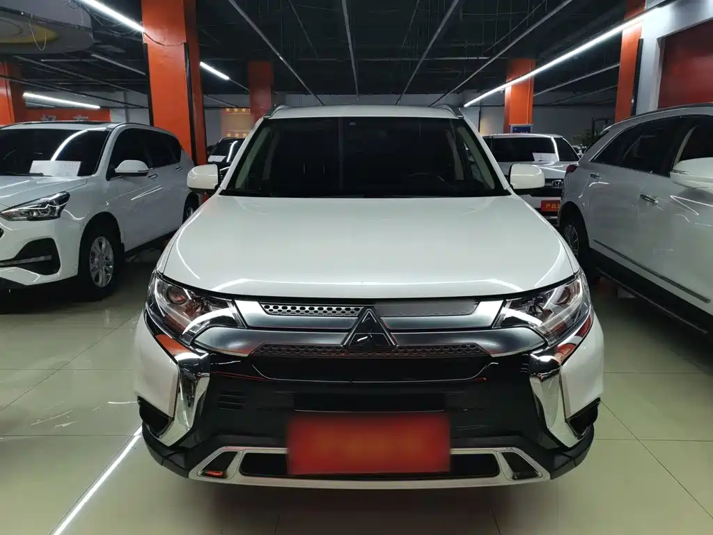 Outlander 欧蓝德 2020款 2.0 L 两驱畅行版 5座