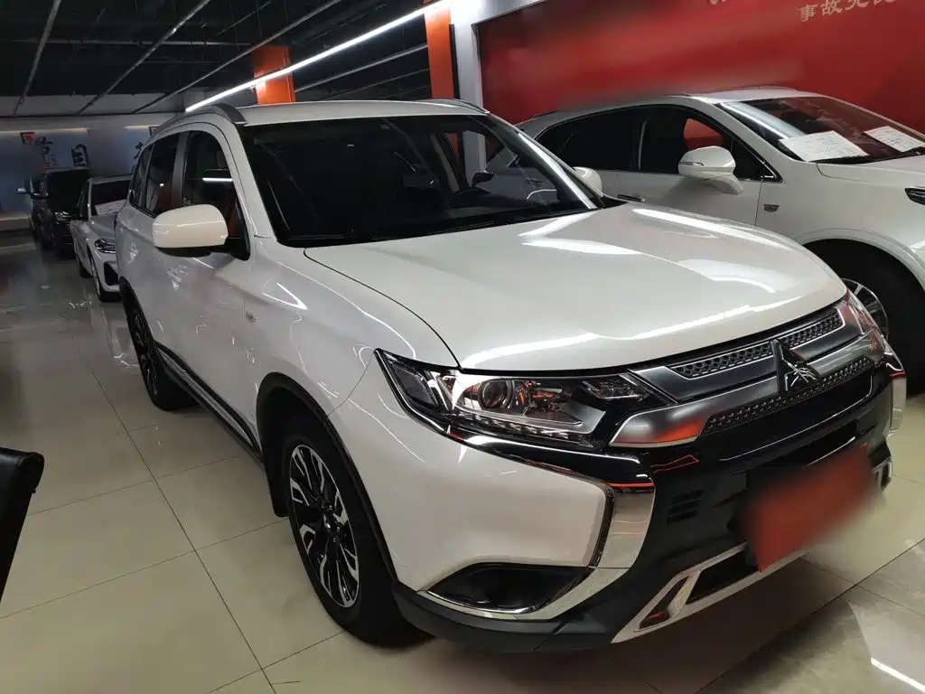 Outlander 欧蓝德 2020款 2.0 L 两驱畅行版 5座