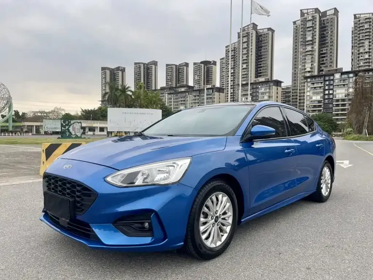 Ford Focus Sedan EcoBoost 180 Auto Sharp Trend