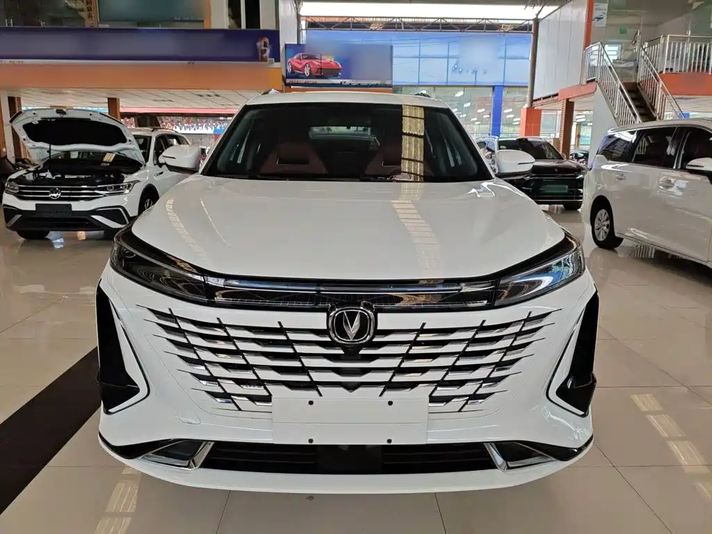 Changan CS75 PLUS 3 rd Gen 1.5 T Auto Distinguished
