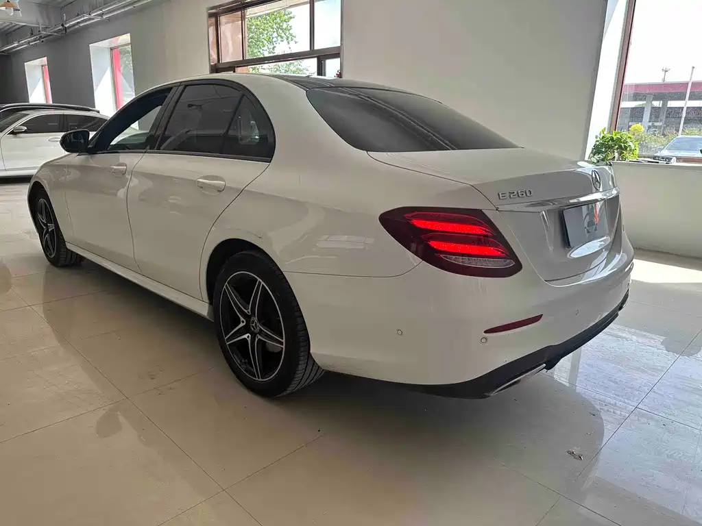 Mercedes-Benz E-Class (Import) E 260 Sport