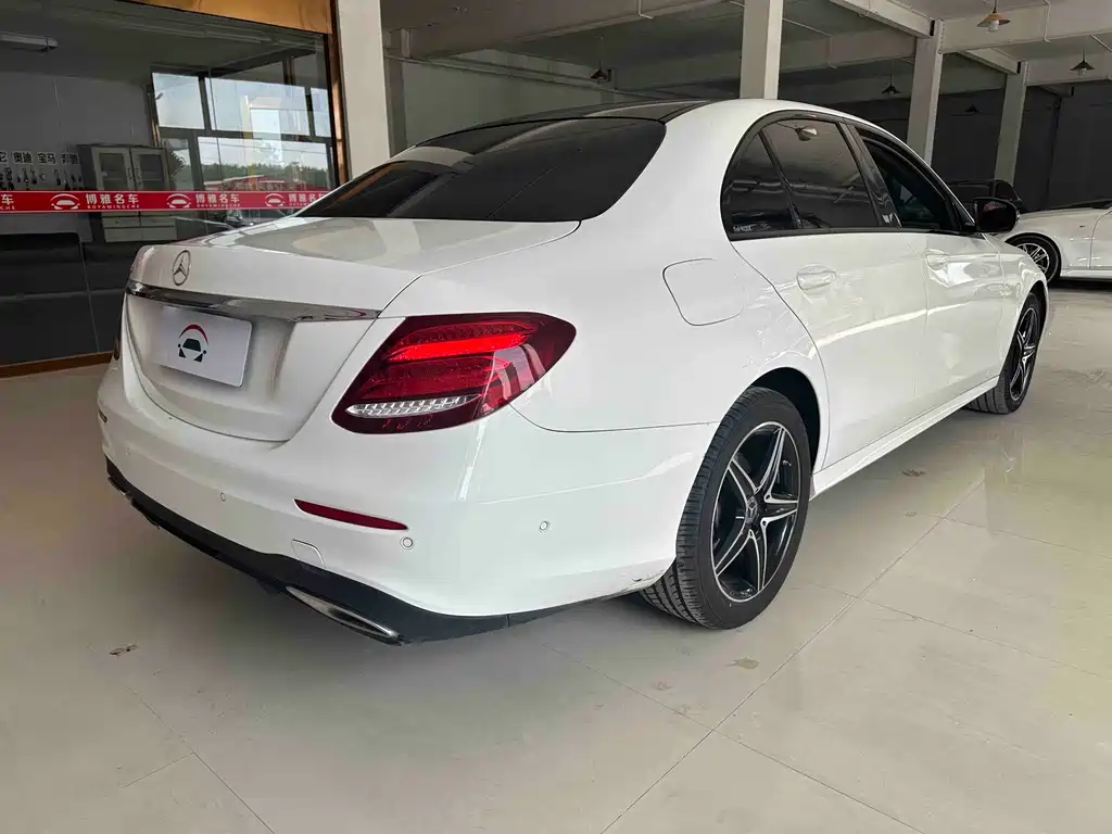 Mercedes-Benz E-Class (Import) E 260 Sport