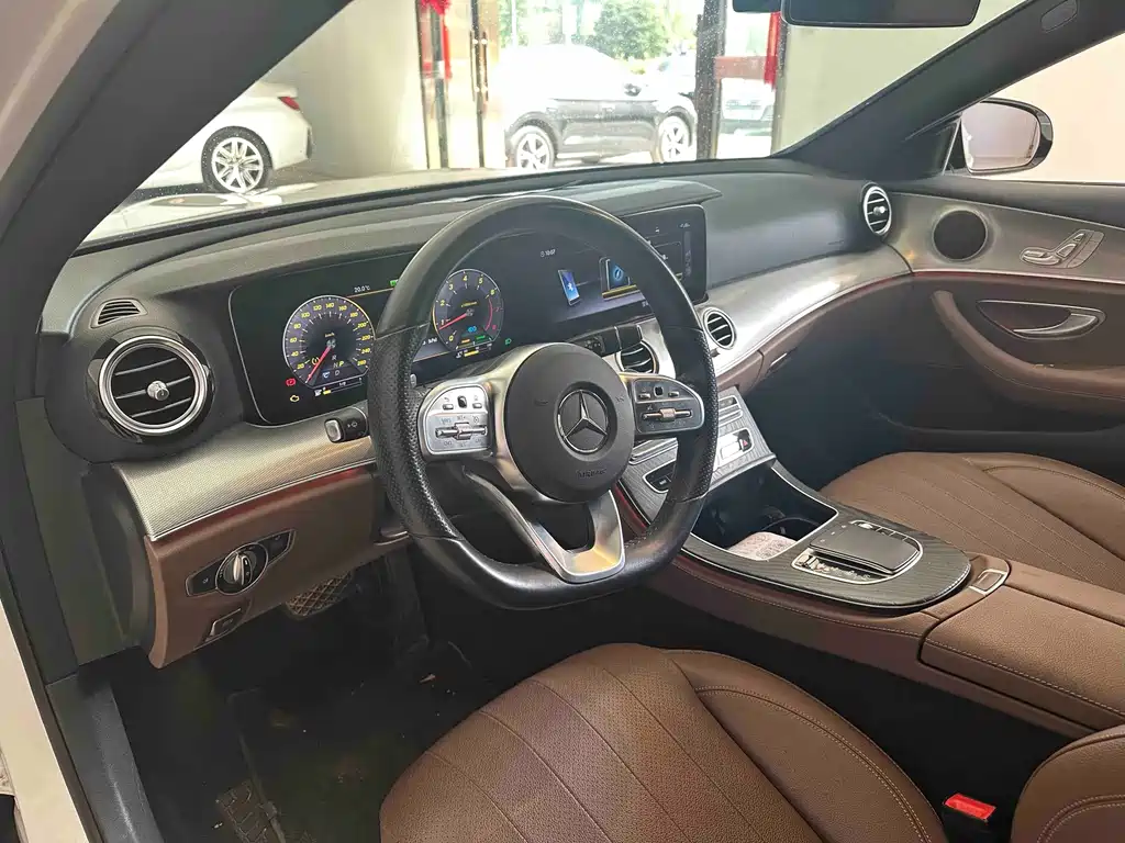 Mercedes-Benz E-Class (Import) E 260 Sport
