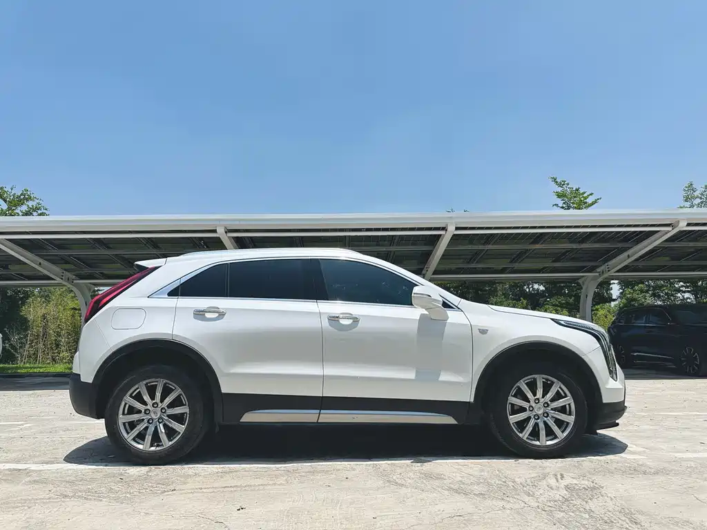 Cadillac XT4 28 T 2 WD Luxury