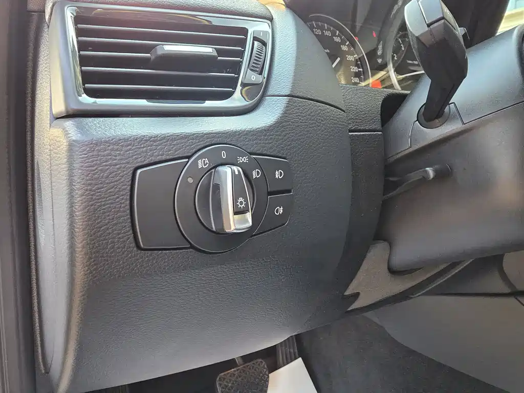 BMW X1 sDrive18 i Leading