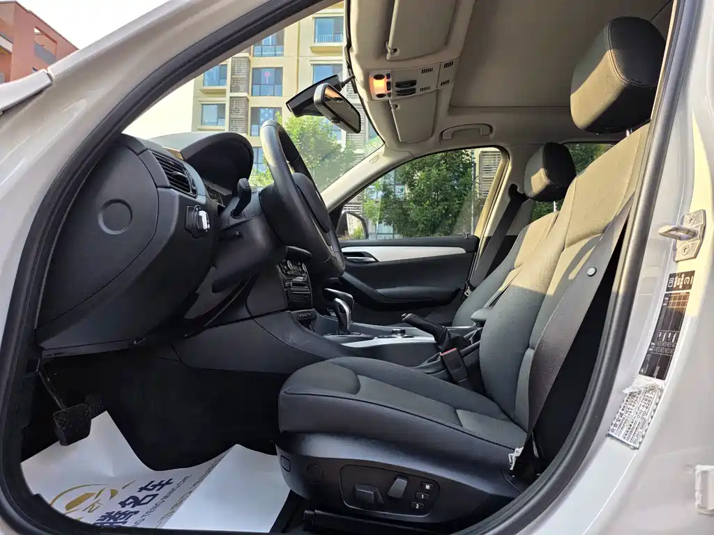 BMW X1 sDrive18 i Leading