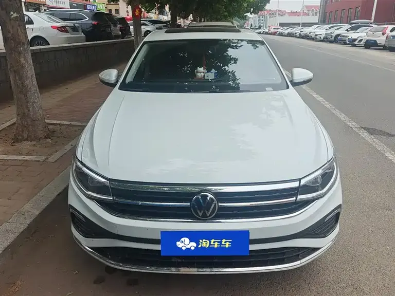 Volkswagen Bora 200 TSI DSG Joy Travel PRO