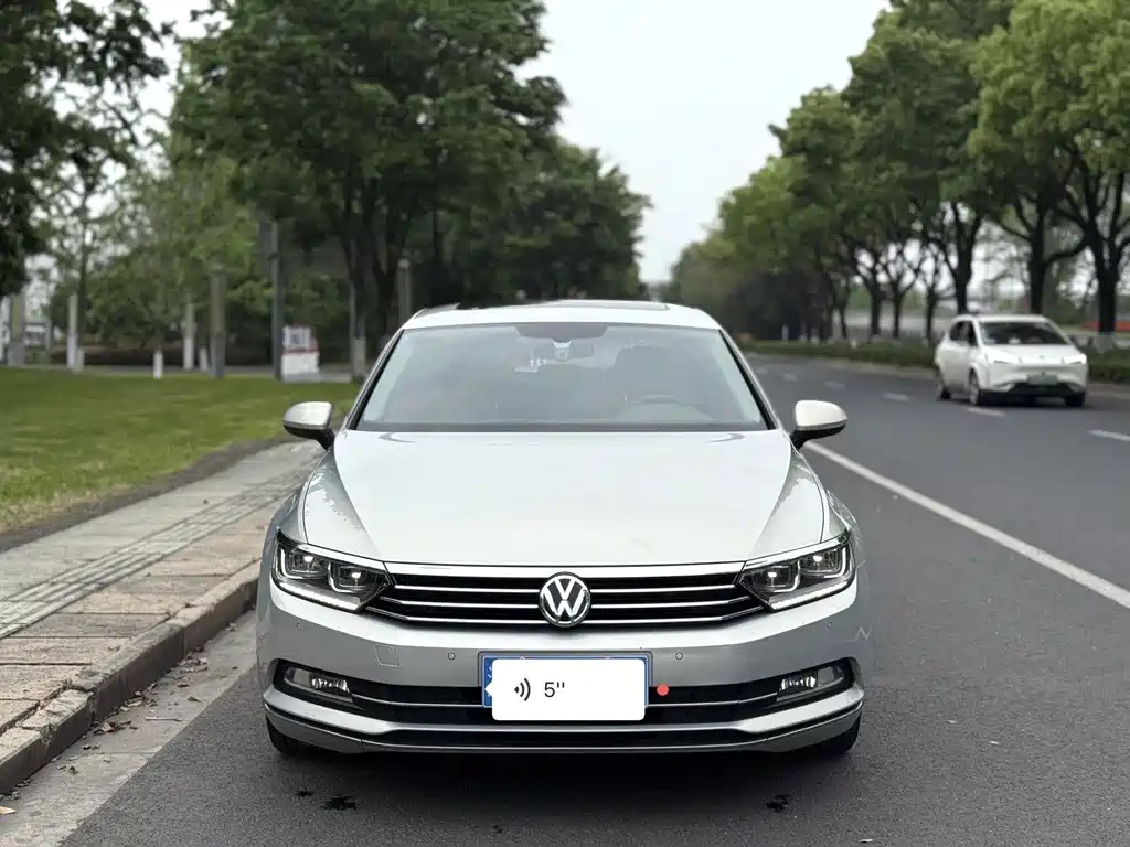 Magotan 330 TSI DSG Luxury