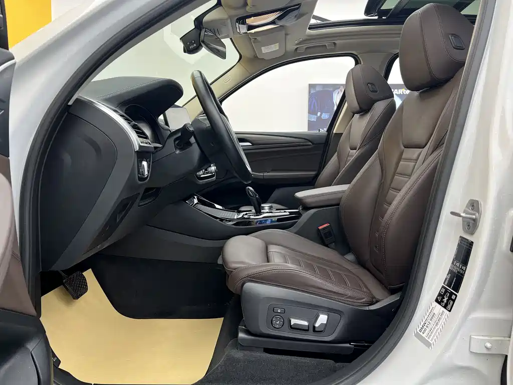 BMW X3 xDrive28 i Luxury Package