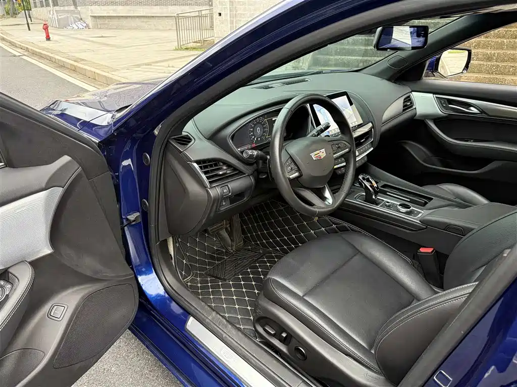 Cadillac CT5 28 T Luxury (Standard)