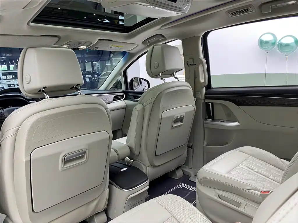 Buick GL8 28 T Avenir Avenir CN-V