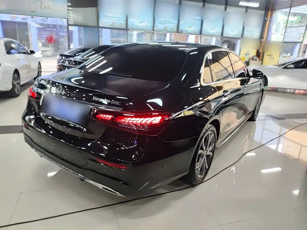 Mercedes-Benz E-Class Facelift III E 300 L Sport Luxury