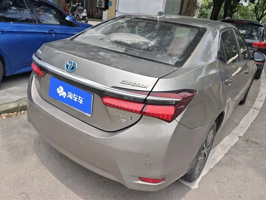 Corolla Facelift Dual Engine 1.8 L E-CVT Leading