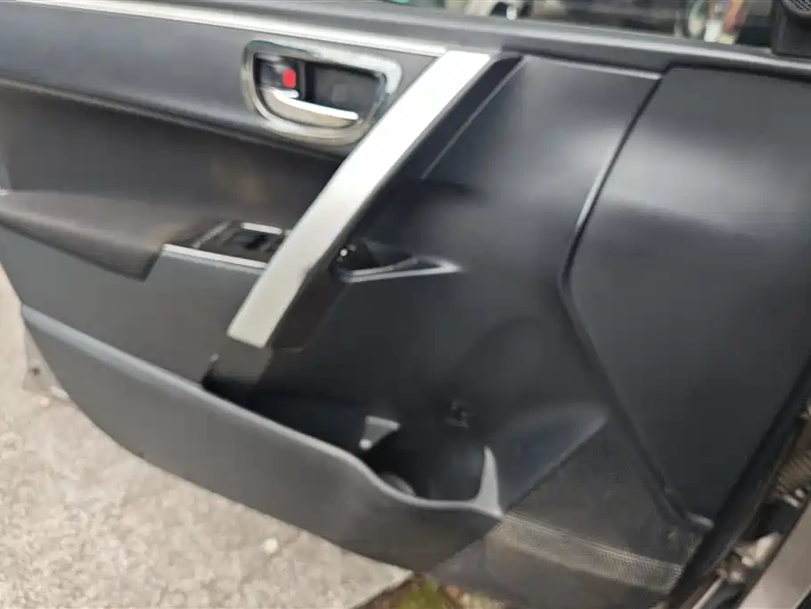 Corolla Facelift Dual Engine 1.8 L E-CVT Leading
