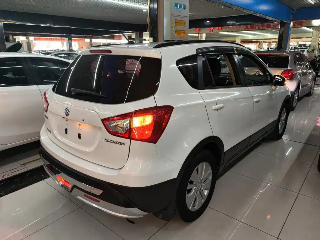 S-Cross 1.6 L CVT 2 WD Progressive