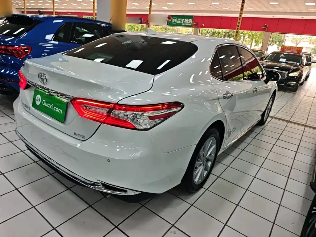 Camry 2.0 G Luxury