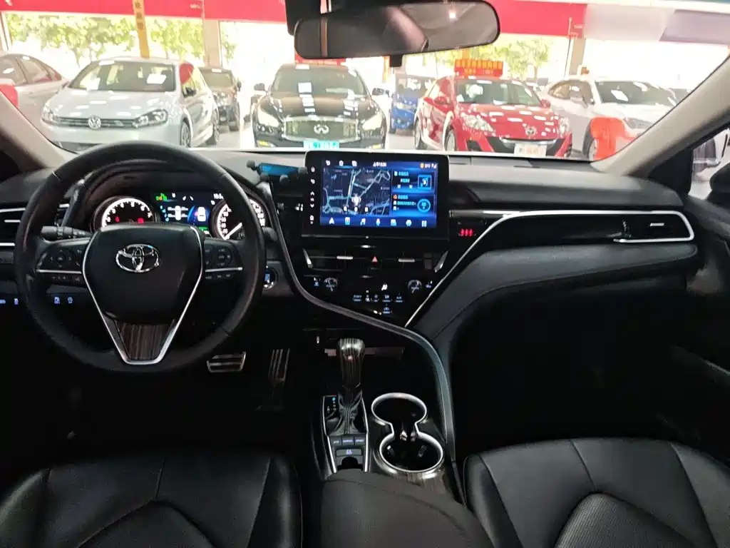 Camry 2.0 G Luxury
