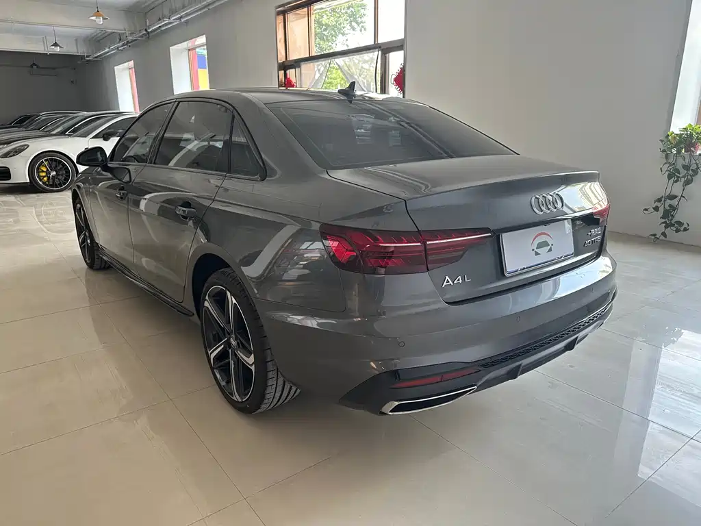 Audi A4 L 200 10 K Joy 40 TFSI Luxury Dynamic