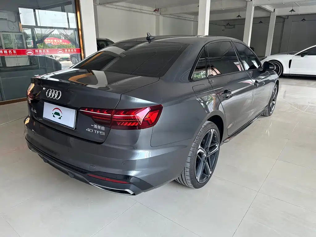 Audi A4 L 200 10 K Joy 40 TFSI Luxury Dynamic