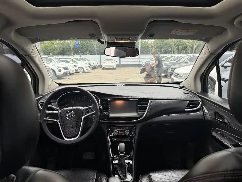 Encore 18 T Auto 2 WD Urban Leading