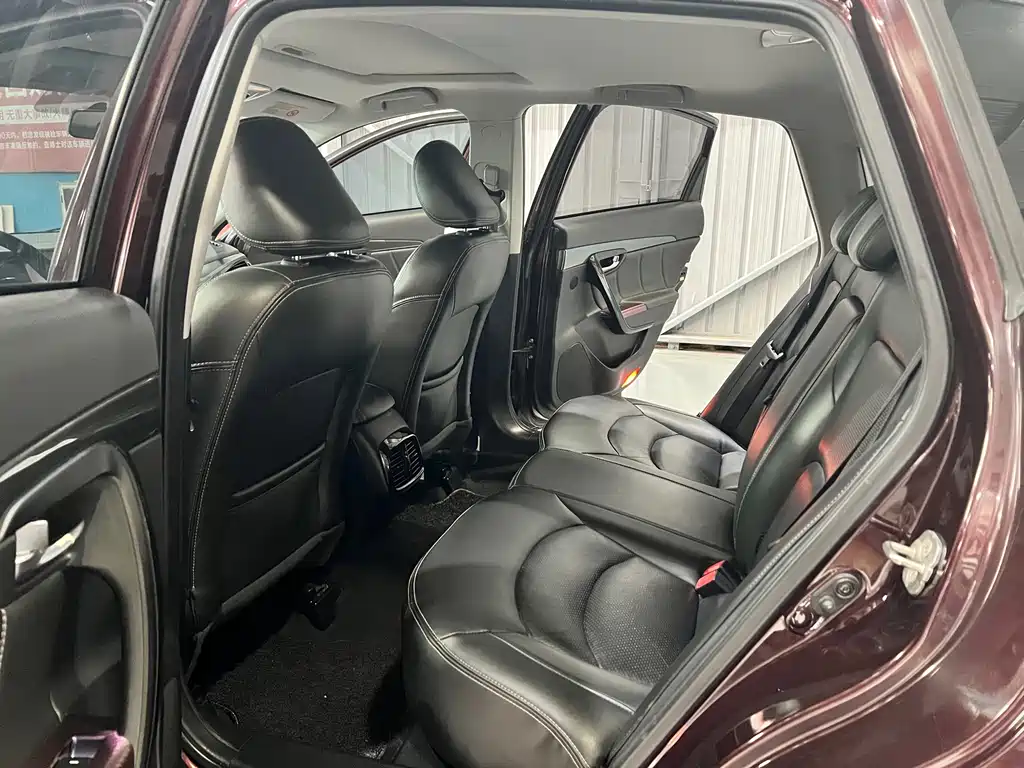 Trumpchi GA6 235 T DCT Luxury
